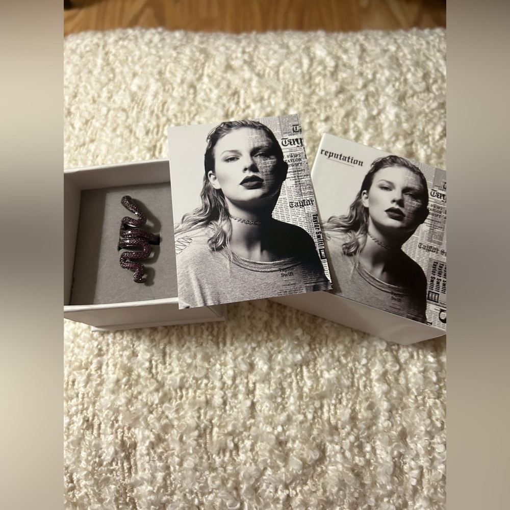 Taylor Swift Reputation Snake Ring